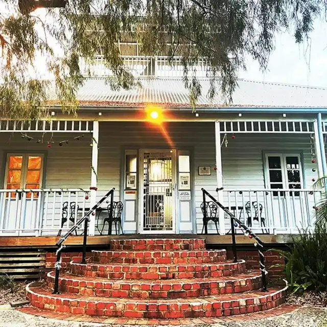 Ellis House Art Centre